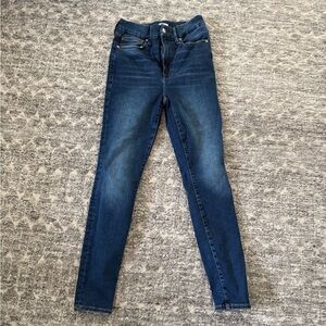 Good American Women's Skinny Jeans in Dark Blue Wash